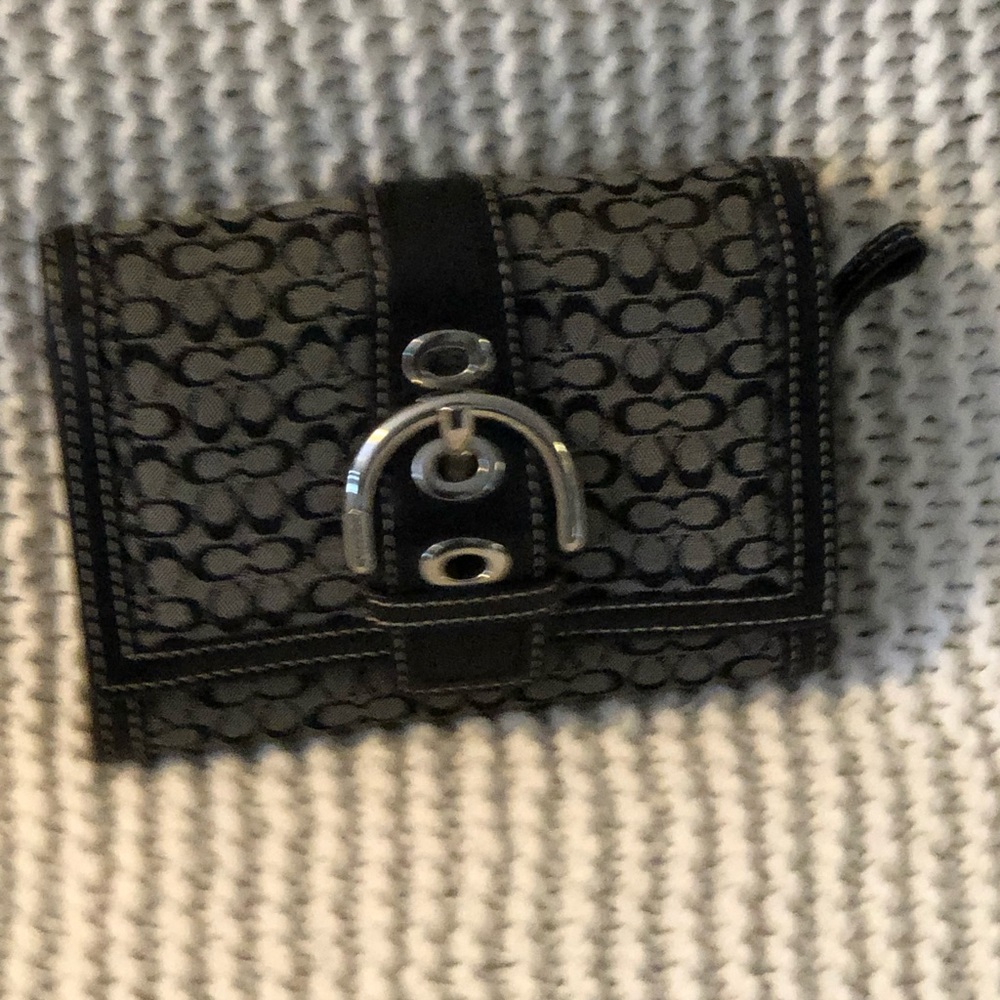 COACH SMALL WALLET